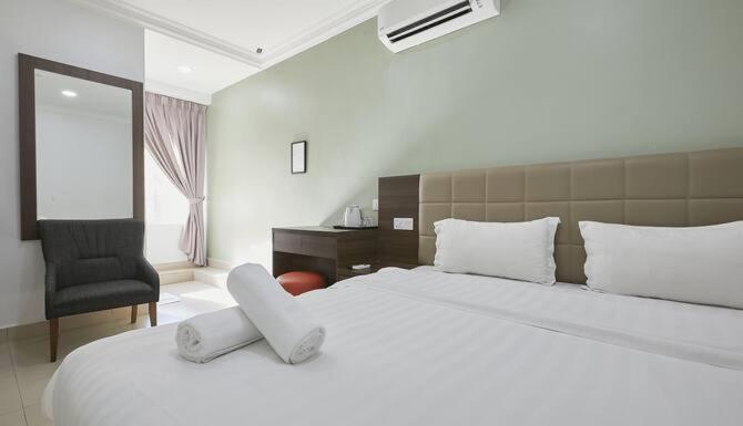 Beryll Inn Cyberjaya Hotel Esterno foto